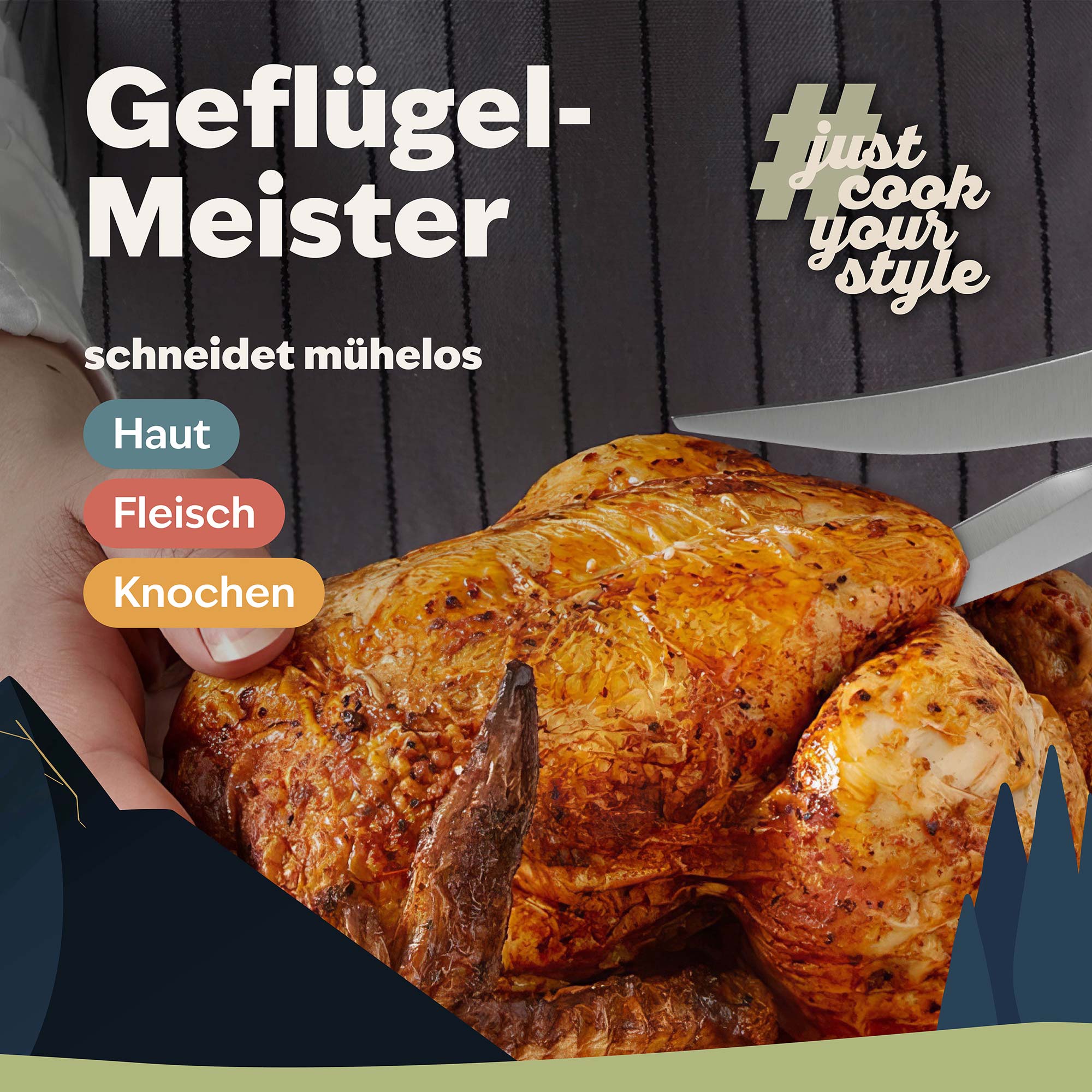 Schere schneidet fertiges Geflügel frisch aus dem Ofen